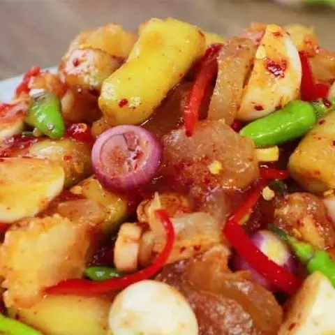 Hình ảnh Gân Bò Xào Cay - Nhỏ