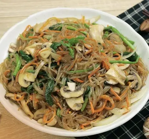 Hình ảnh Miến xào chay