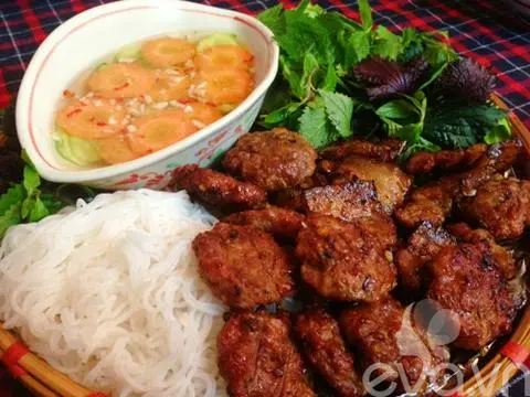Hình ảnh Bún Chả Hà Thành Thêm Bún