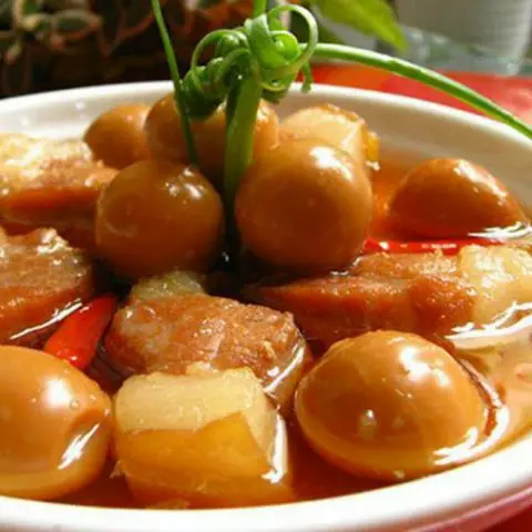 Hình ảnh Cơm thịt kho trứng
