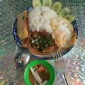 Hình ảnh cơm sườn chả ốp la