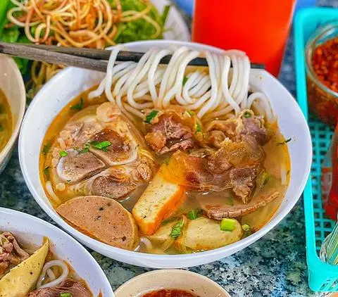 Hình ảnh Bún Bò Đặc biệt - giò heo