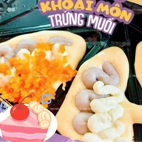 Hình ảnh Hotdog khoai môn trứng muối 