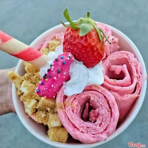 Hình ảnh Kem cuộn dâu xoài