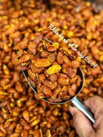 Hình ảnh Nhân Hạt Hạnh Nhân Tỏi Ớt 500g 