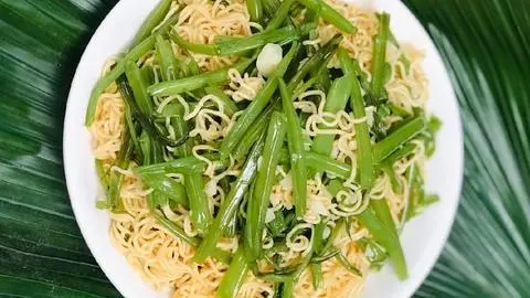 Hình ảnh mì xào rau muống không topping