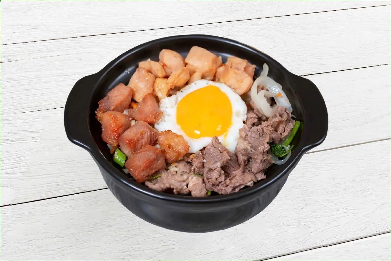 Hình ảnh Cơm thố đặc biệt