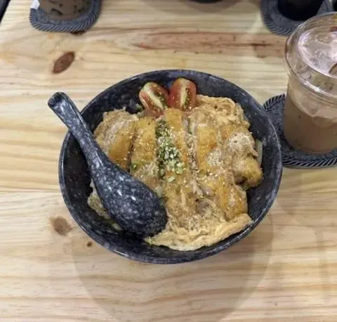 Hình ảnh Cơm thịt heo chiên xù