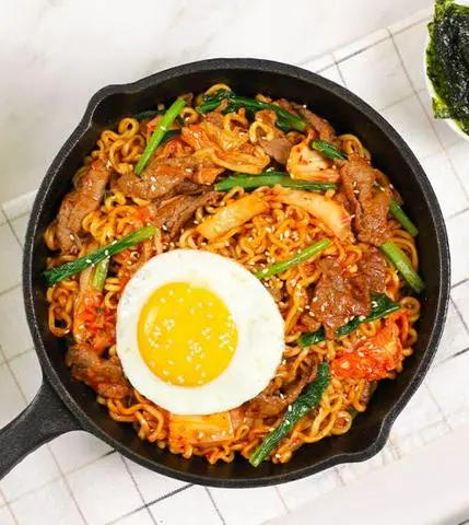 Hình ảnh Mì xào Kim chi Hải Sản