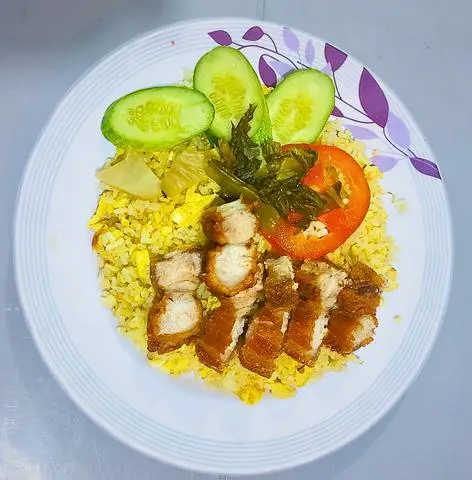 Hình ảnh cơm chiên ba rọi chiên mắm thái 