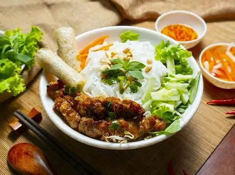 Hình ảnh Bún thịt nướng + chả giò