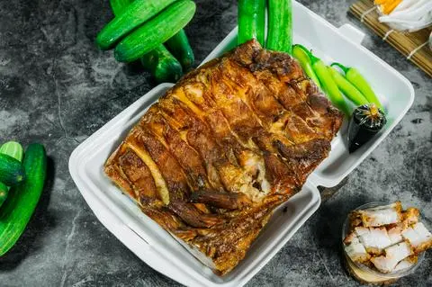 Hình ảnh Thịt heo quay đùi 500g