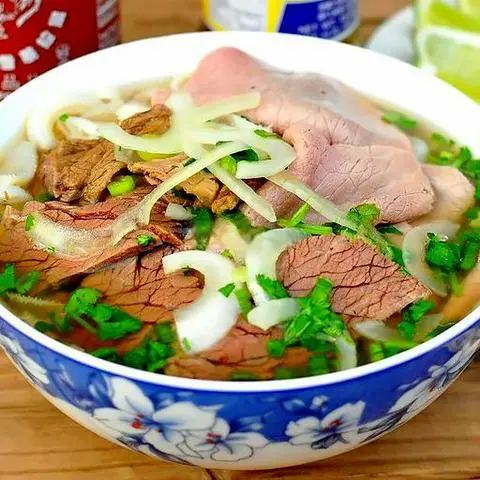 Hình ảnh Phở tái - gân