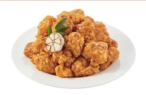 Hình ảnh 12.1 (K) 마늘간장 치킨 한마리 / Gà Tương Tỏi 1 con