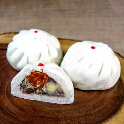 Hình ảnh Bánh bao trứng muối + cút