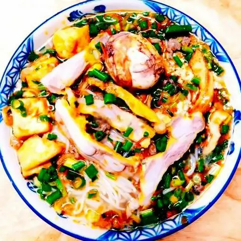 Hình ảnh Bún riêu trứng vịt lộn