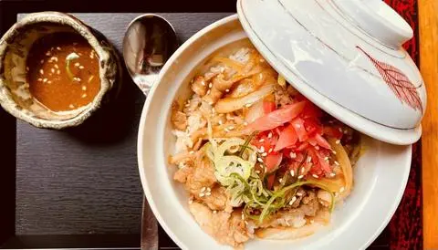Hình ảnh Cơm thịt heo xào BUTADON