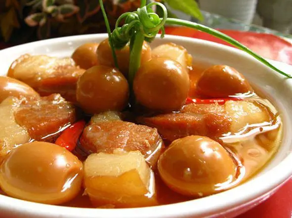 Hình ảnh cơm thịt kho trứng 