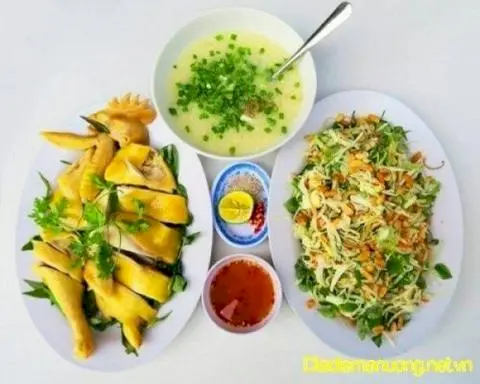 Hình ảnh gà chặt lá chanh + gỏi + cháo 1 con 