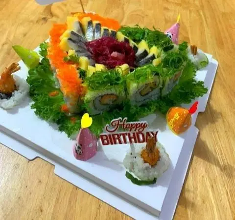 Hình ảnh bánh sinh Nhật sushi sashimi ( đặt trước)