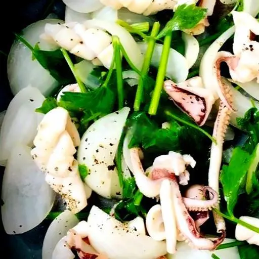 Hình ảnh Mực xào củ hành