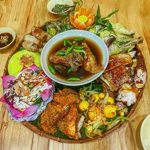 Hình ảnh Mẹt gà lão đại - 9 món best seller