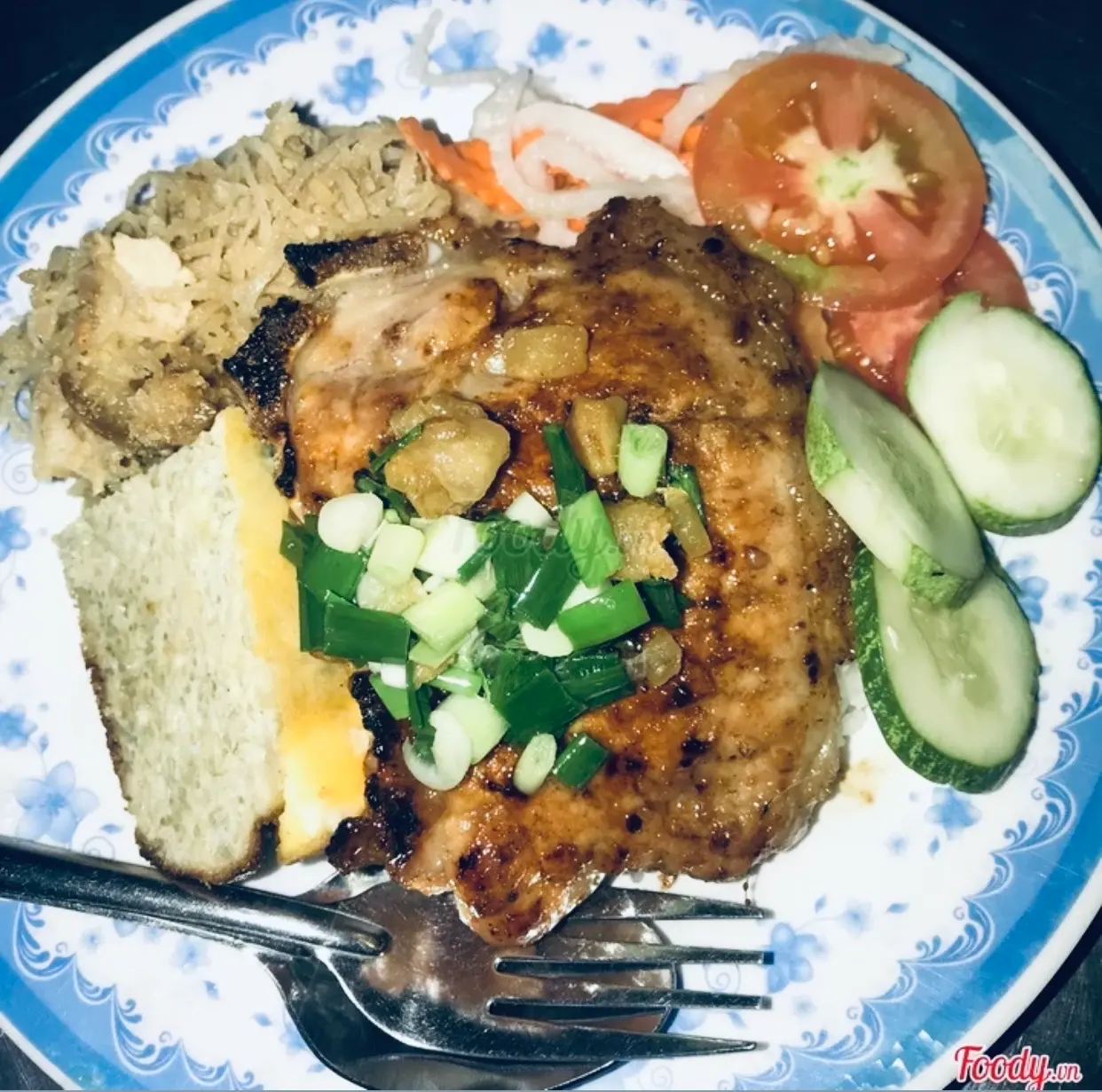 Hình ảnh Cơm tấm sườn bì chả