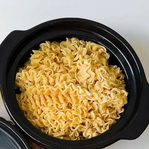 Hình ảnh 1 vắt mỳ thêm