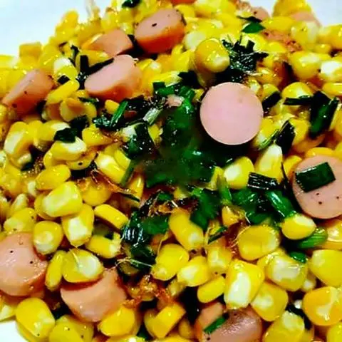 Hình ảnh Bắp Nếp Xào Xúc Xích Nhỏ