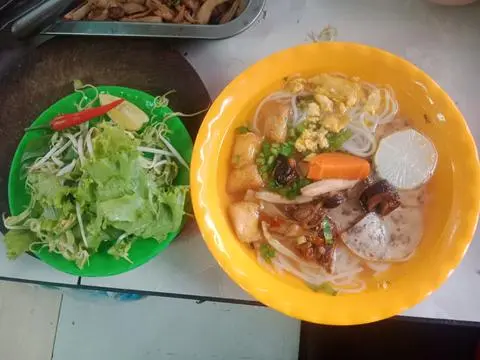 Hình ảnh bún riêu+ tô muỗng đũa 