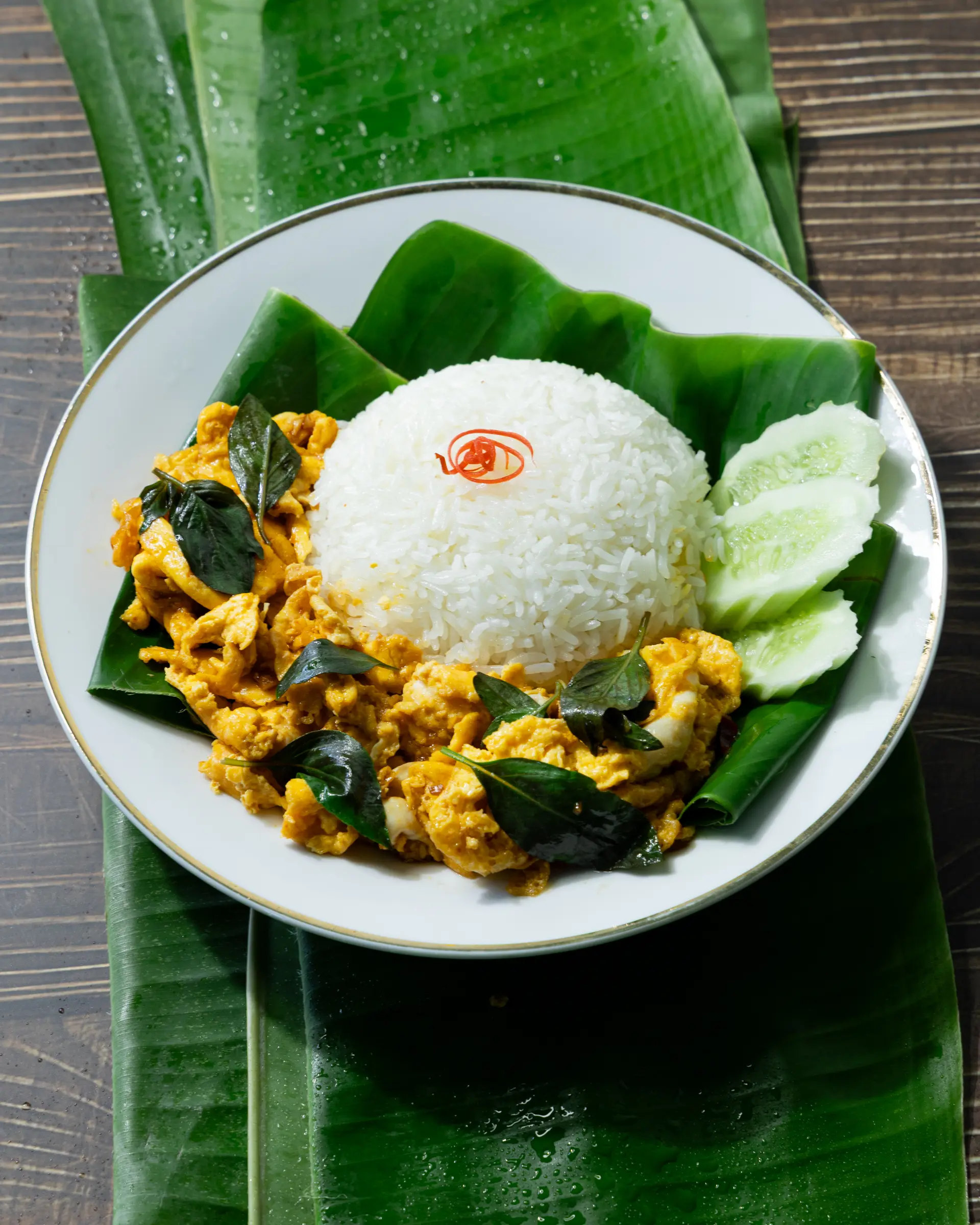 Hình ảnh Cơm Trứng Chiên Lá Quế Mộc 