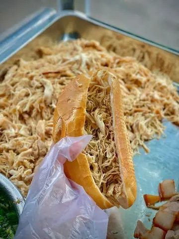 Hình ảnh Bánh mì gà
