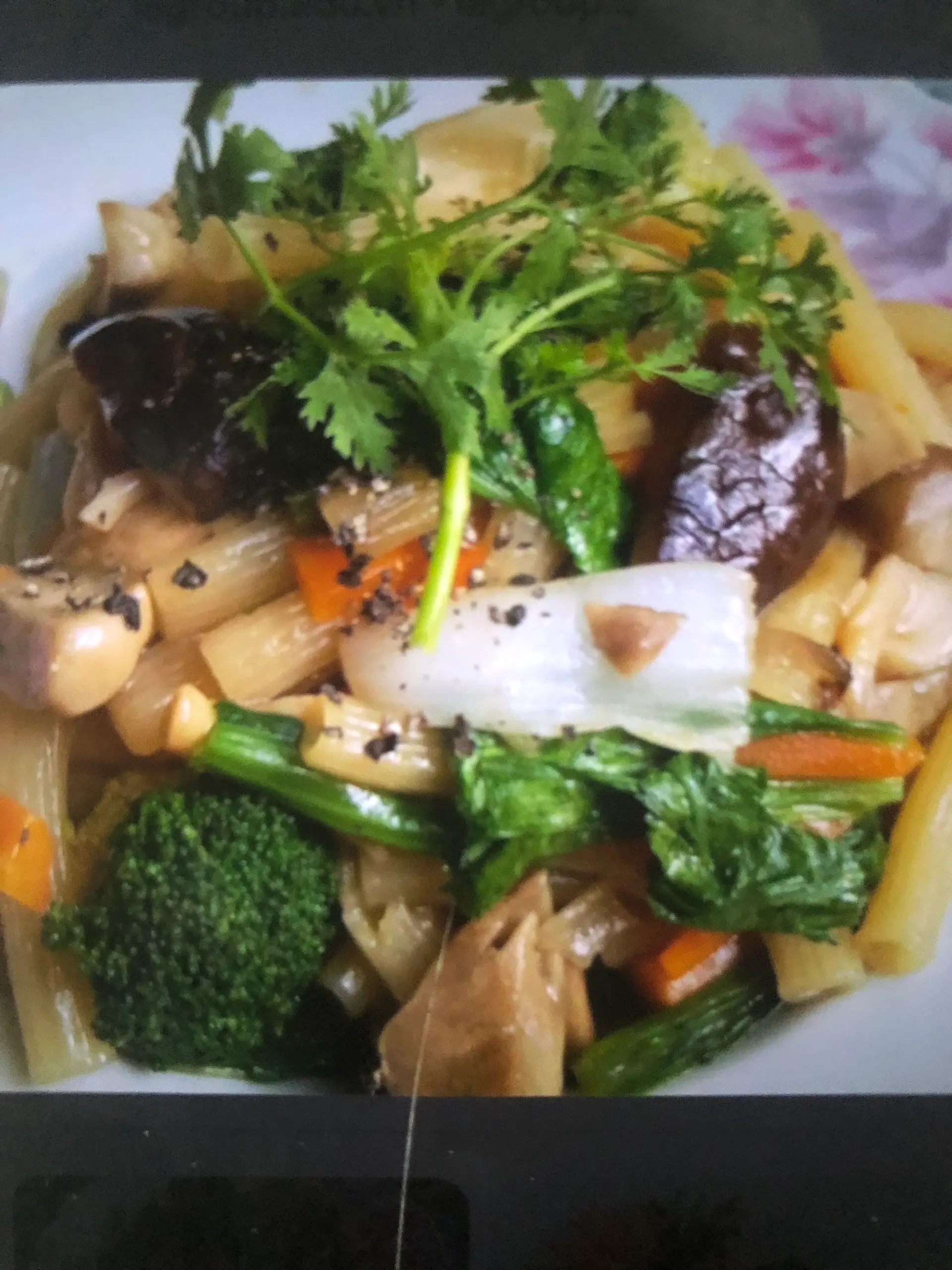 Hình ảnh Nui Xào Thập Cẩm