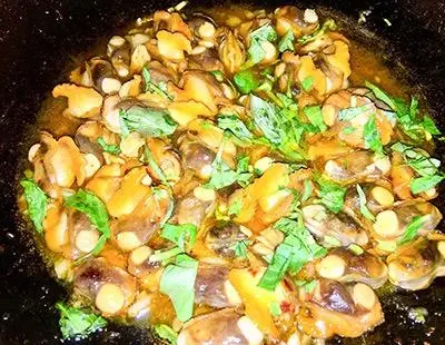 Hình ảnh Sò lông sốt bơ tỏi