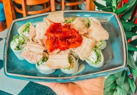 Hình ảnh Bánh Ướt Thịt Luộc Tôm Chua