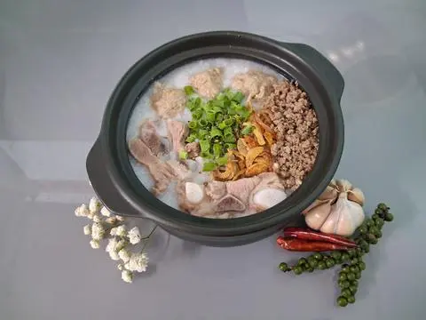 Hình ảnh Cháo sườn thịt bằm bò viên