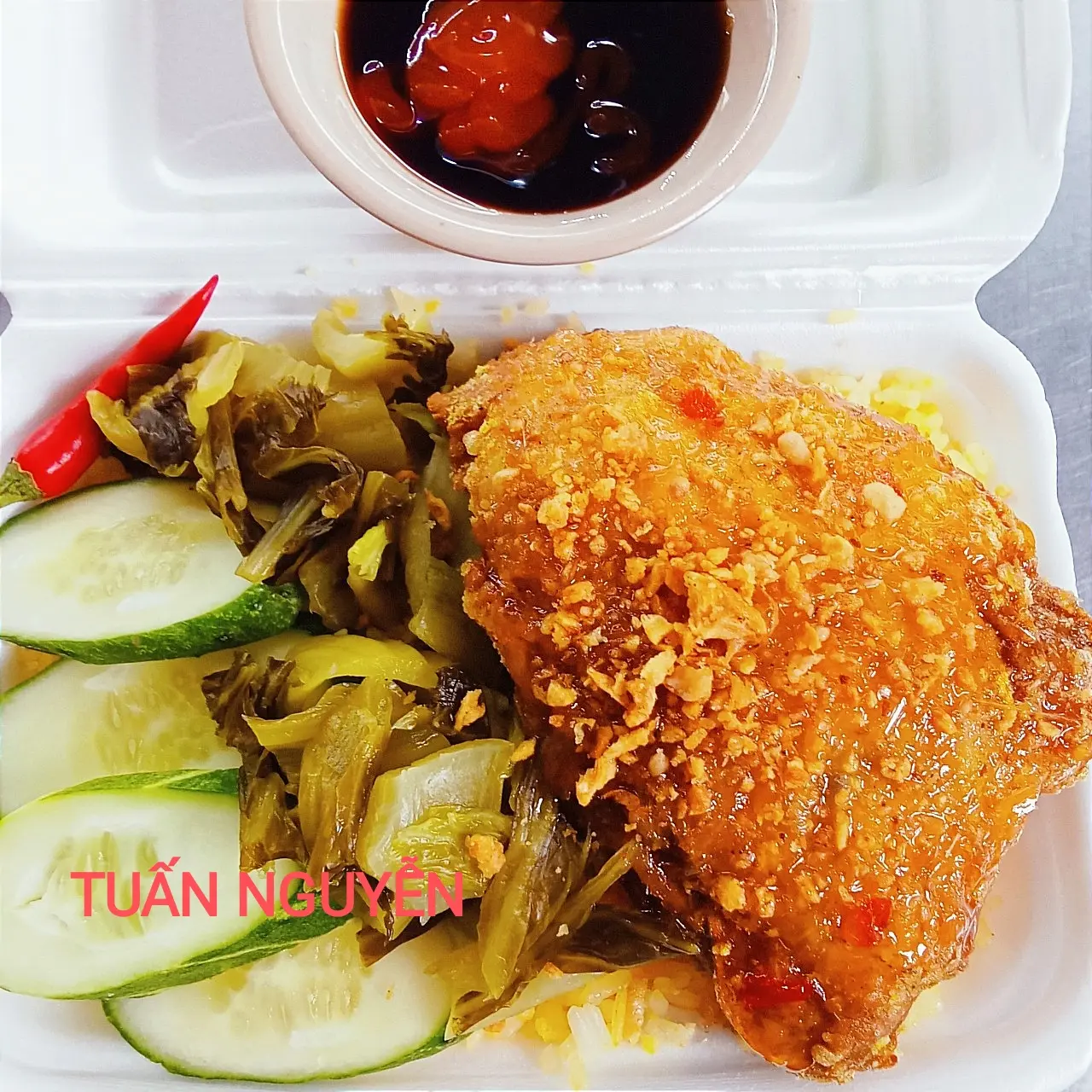 Hình ảnh CƠM CHIÊN MÁ ĐÙI SỐT THÁI CHUA NGỌT