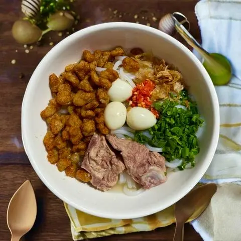 Hình ảnh Bánh Canh Chả Cá + 2 Trúng Cút + 1 Xương - Tô Nhỏ