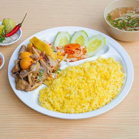 Hình ảnh Cơm gà ta Củ Chi đặc biệt 
