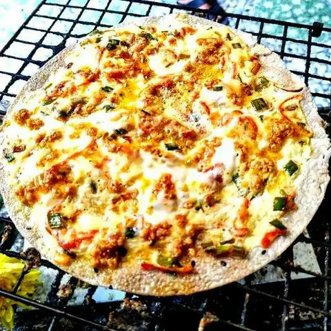 Hình ảnh Bánh tráng nướng Trứng gà - khô bò - chà bông
