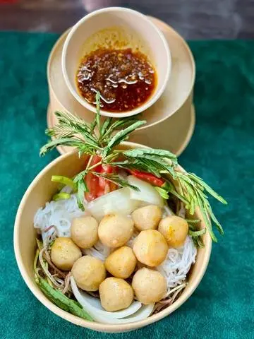 Hình ảnh Bún thái chả cá 