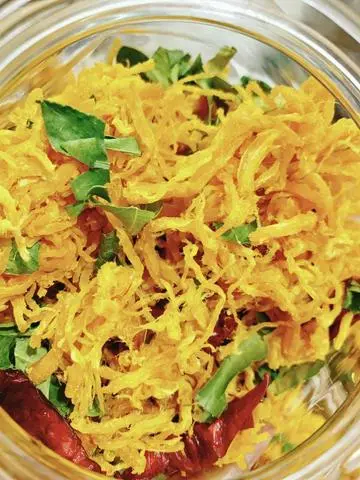 Hình ảnh Khô Gà Lá Chanh 100gr