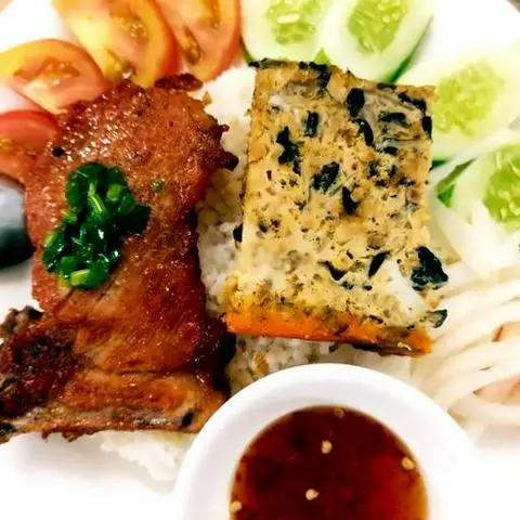 Hình ảnh Cơm tấm sườn chả