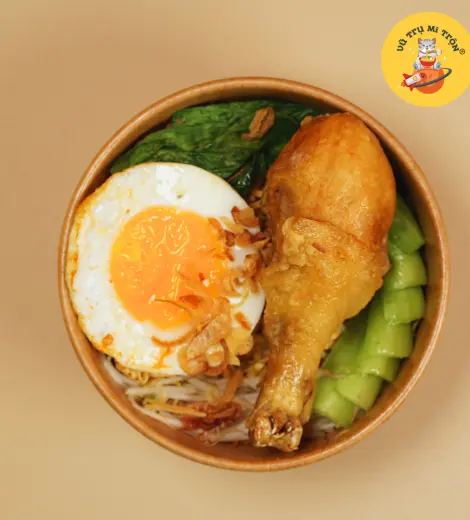 Hình ảnh Mì trộn gà chiên+ trứng