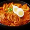 Hình ảnh Bánh gạo cay với mì dai dai