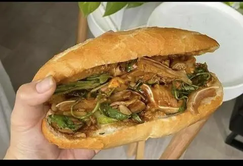 Hình ảnh Bánh mì phá lấu