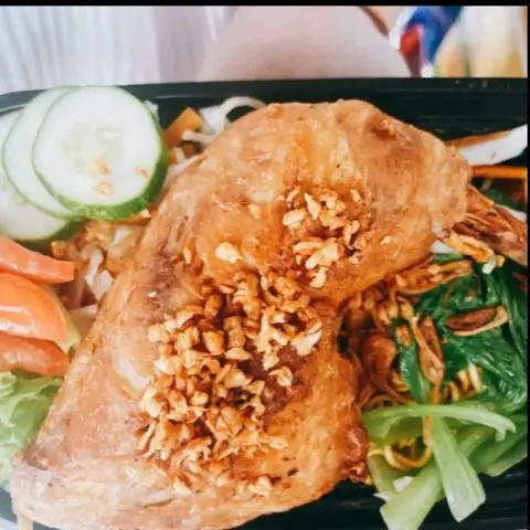 Hình ảnh cơm chiên gà giòn