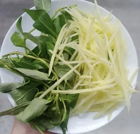 Hình ảnh Xoài bào rau răm