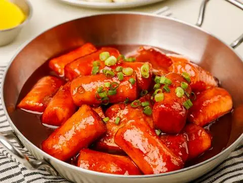 Hình ảnh Tokbokki Hải Sản Sốt phô mai Morazella