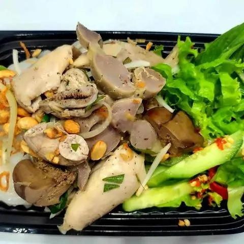 Hình ảnh Bánh Ướt Lòng Gà - Gà Xé